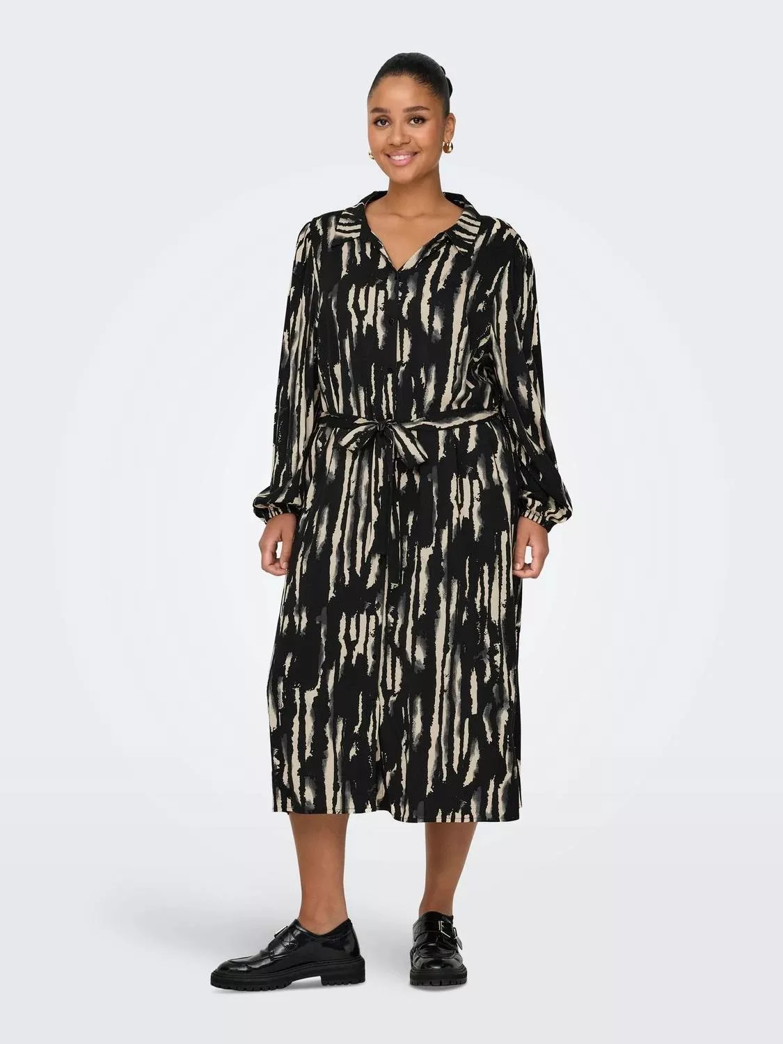 572 ROBE MIKAELA 15343711