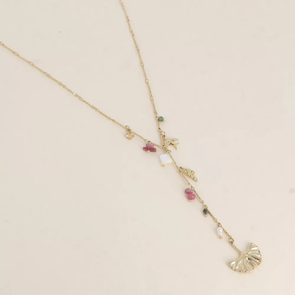 COLLIER EN Y ACIER INOXYDABLE DORÉ – BRELOQUES GINKGO, PIERRES NATURELLES & NACRE – BOHM PARIS