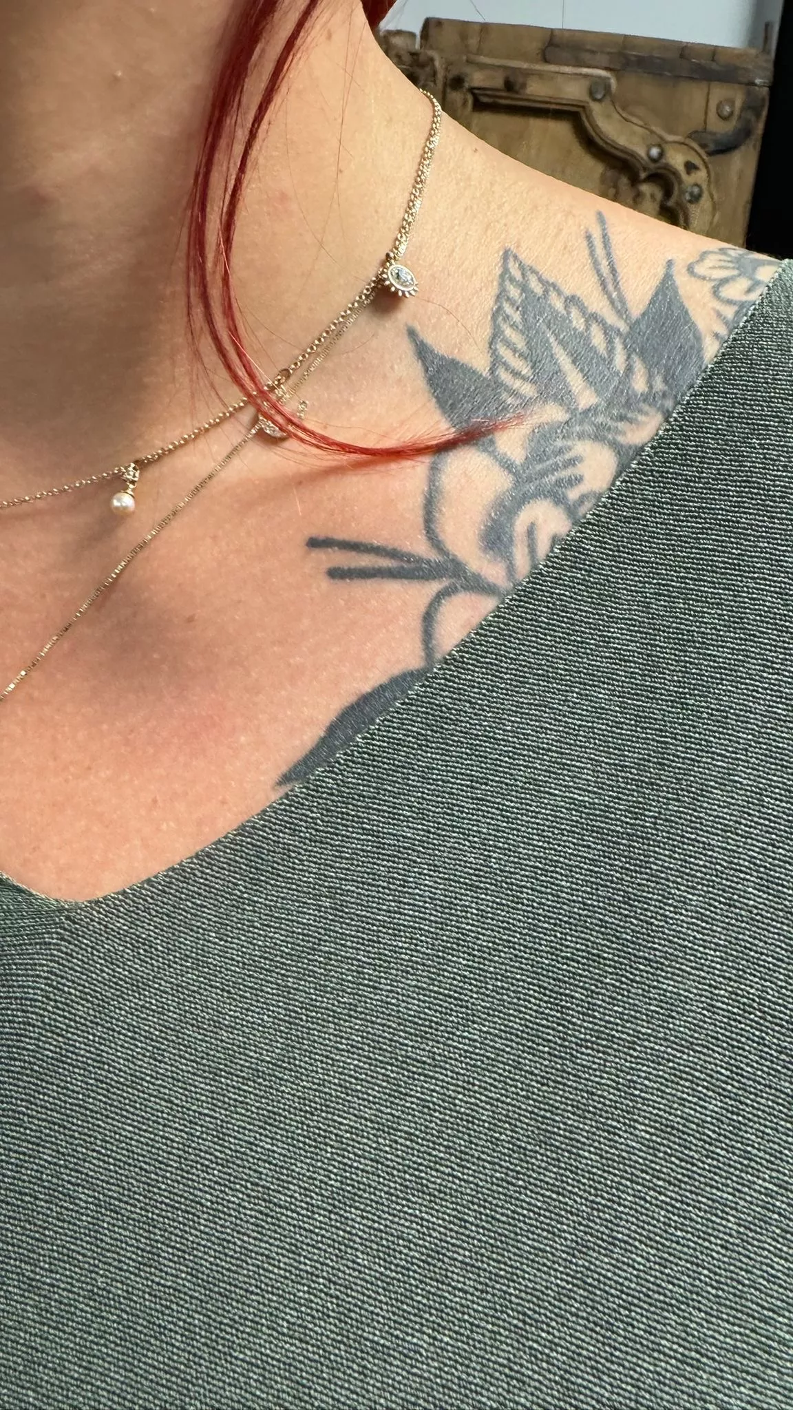 T-SHIRT FLUIDE EN TRICOT FIN COL V – GRANDE TAILLE 46–50