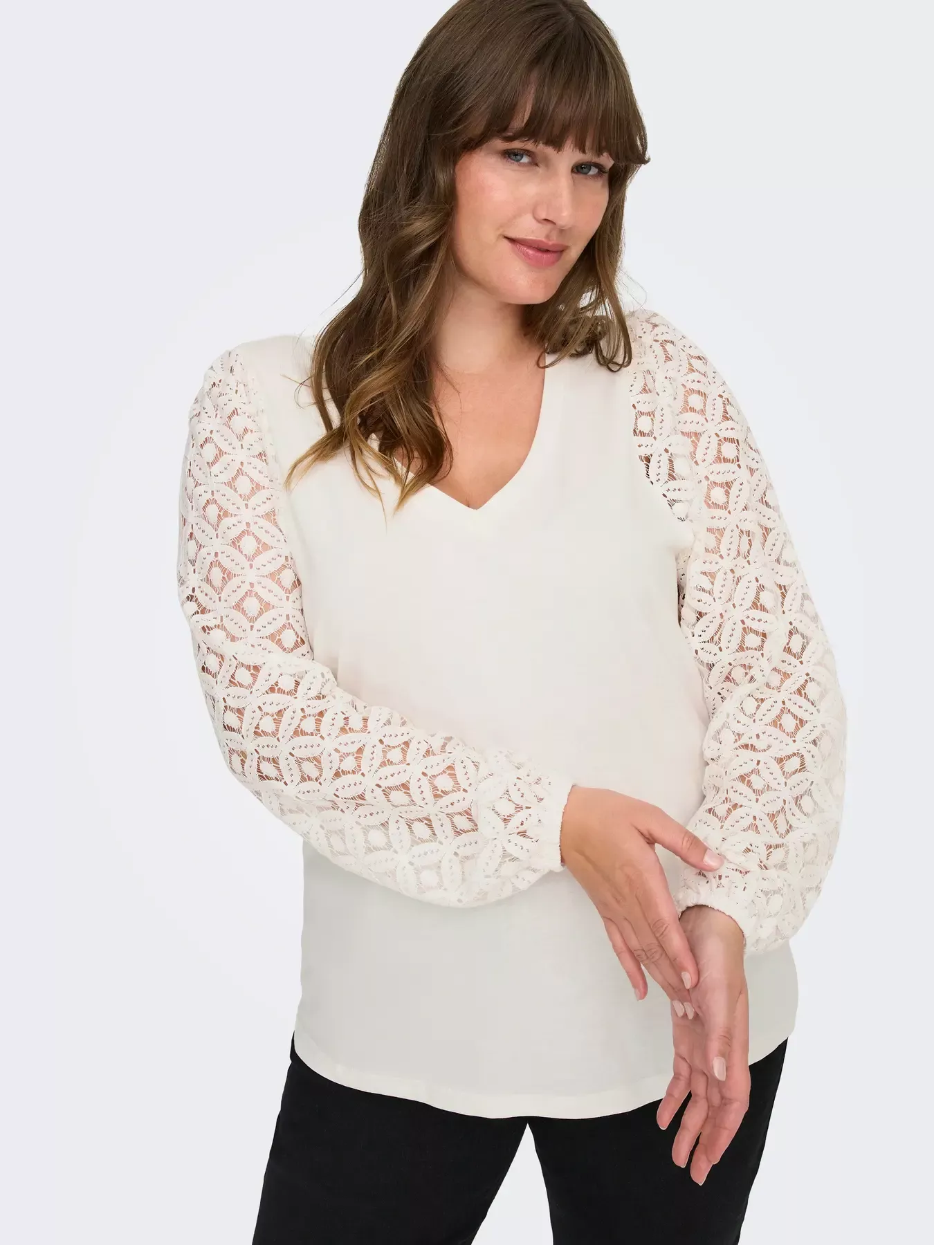 T-SHIRT MANCHES BRODERIE – ONLY CARMAKOMA – GRANDE TAILLE 42–54