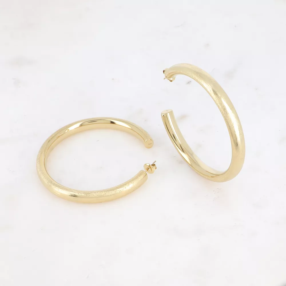 CRÉOLES ACIER INOXYDABLE DORÉ – GRAND ANNEAU EFFET BROSSÉ 6 CM – BOHM PARIS