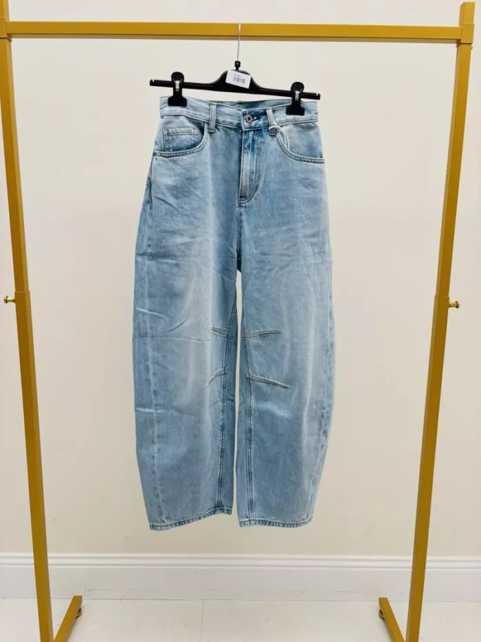 JEANS BARREL FEMME – TAILLES 34–42