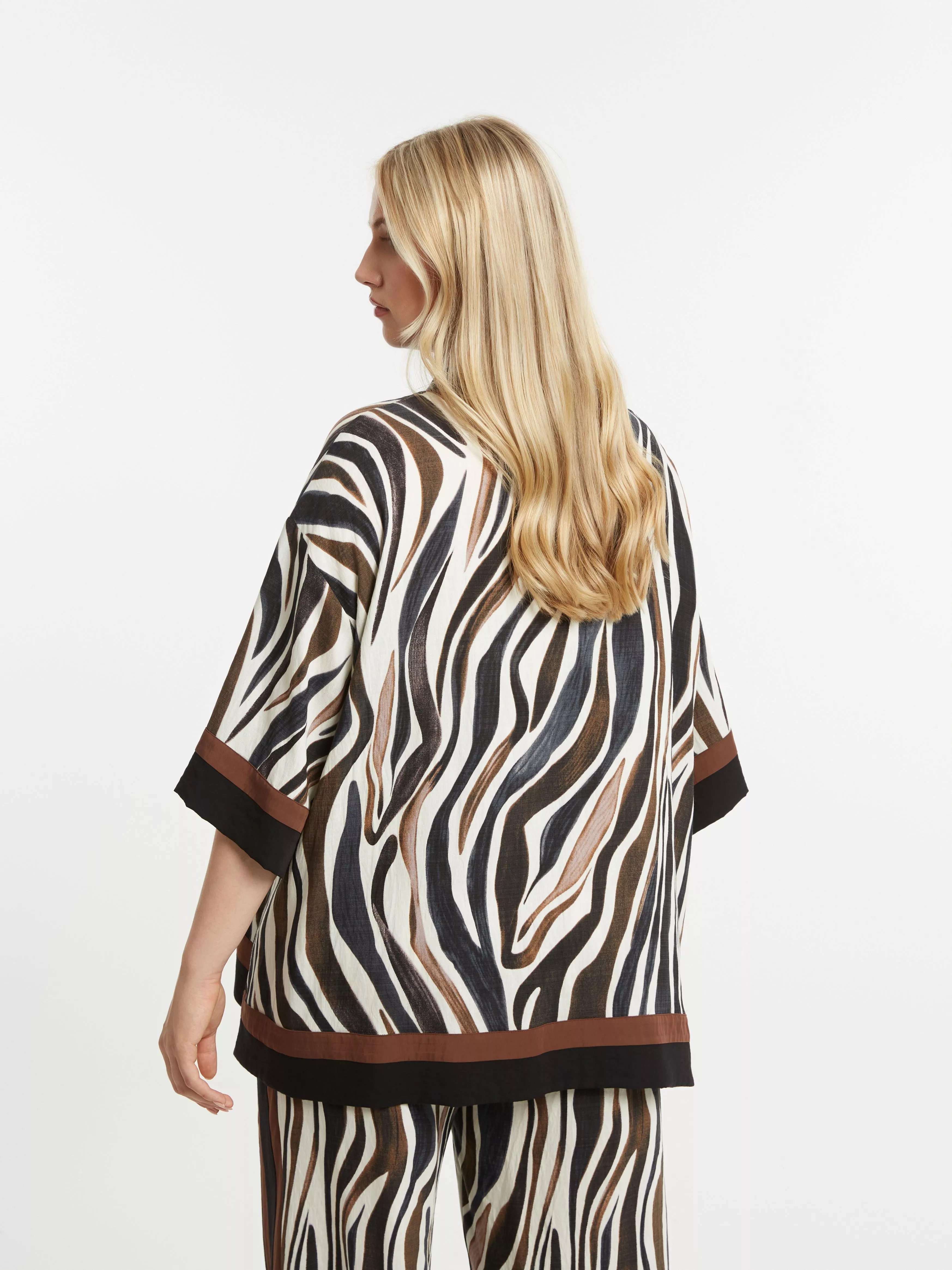 BLOUSE VOLUPTUEUSE IMPRIMÉ SAFARI – MAT FASHION – GRANDE TAILLE 44–54