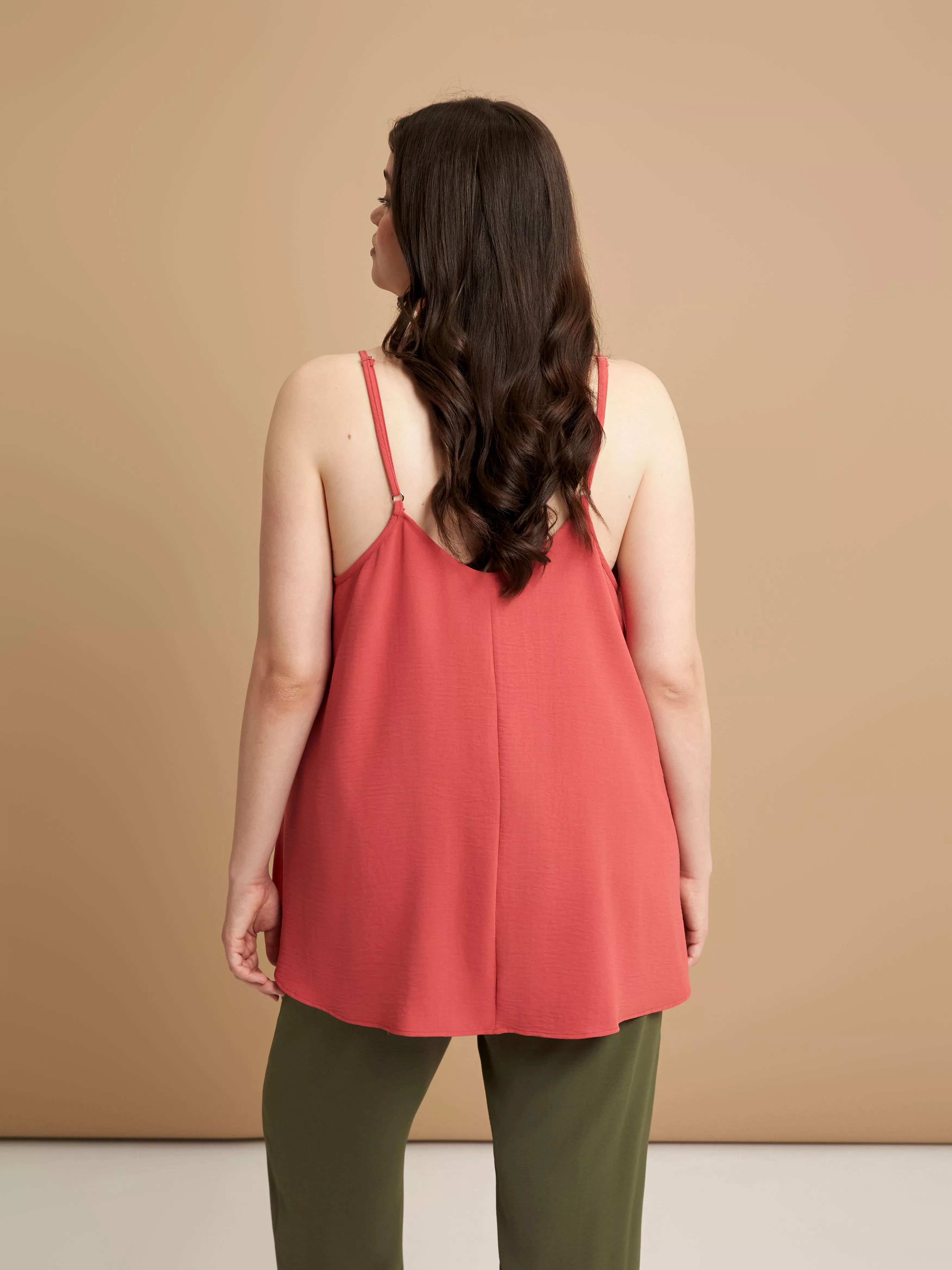 TOP À BRETELLES FLUIDE – MAT FASHION – GRANDE TAILLE 44–54