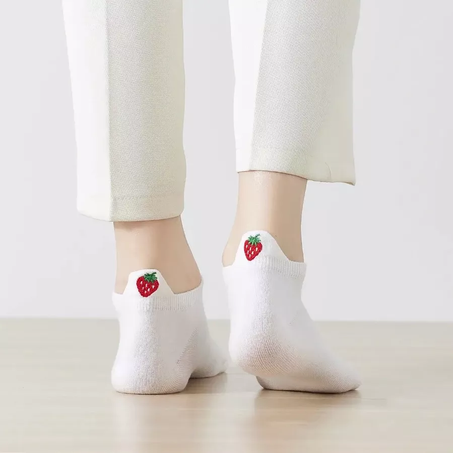 SOQUETTES LANGUETTE FRAISE – TITES CHAUSSETTES