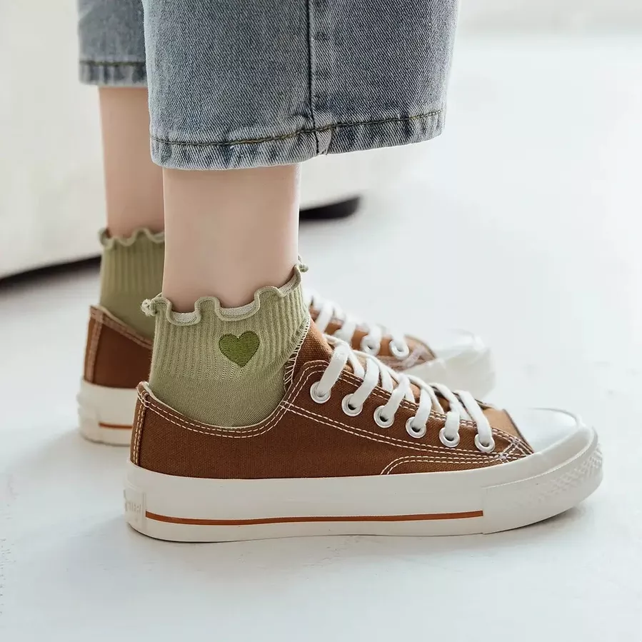 SOQUETTES MI-HAUTES CŒUR TENDRE ET VOLANT – TITES CHAUSSETTES