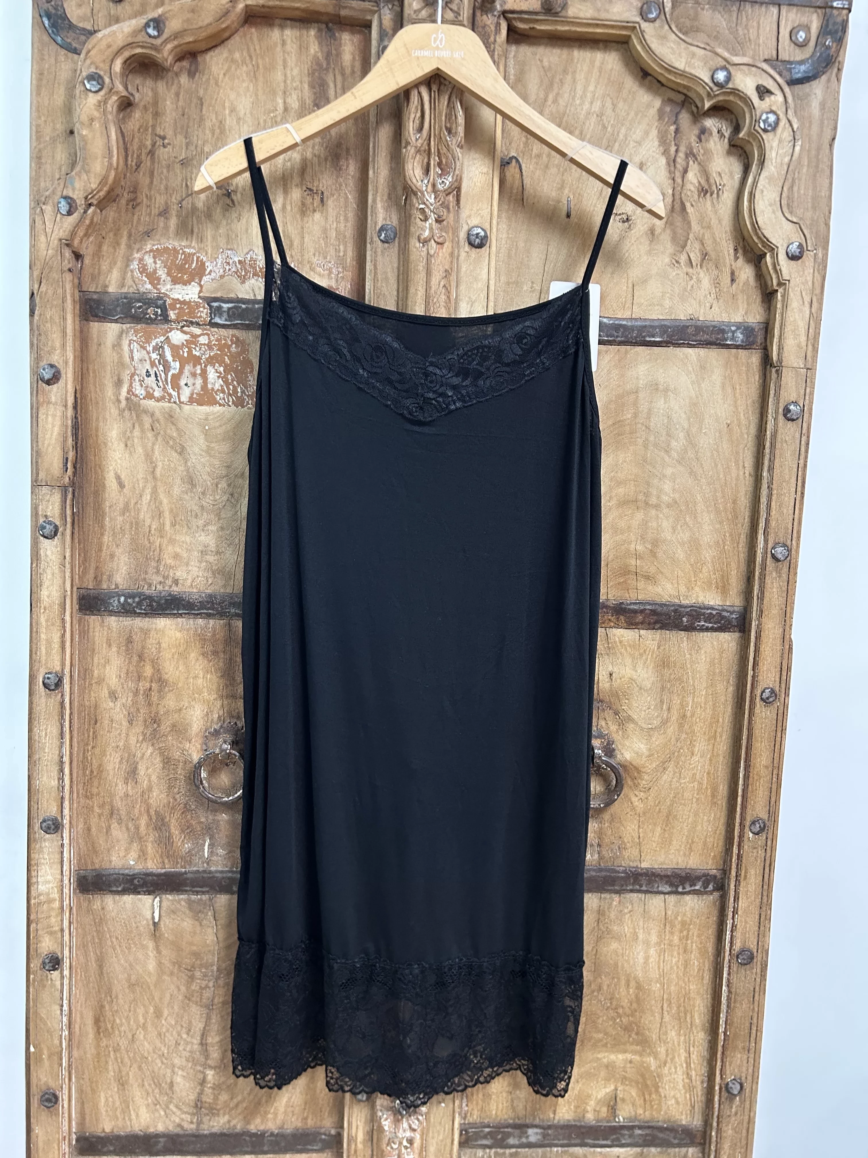 FOND DE ROBE DENTELLE – TAILLE UNIQUE 44–50