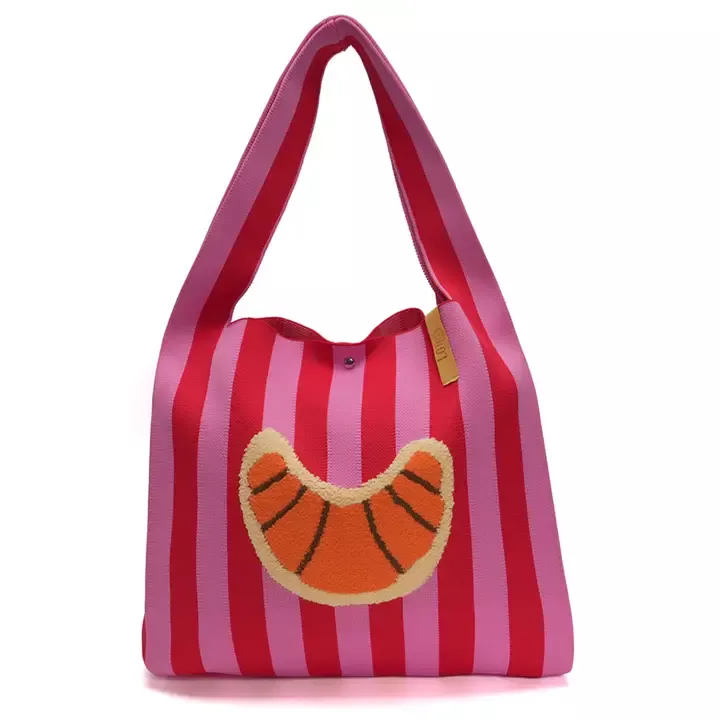 GESTREIFTER CROISSANT SHOPPER – LOT 83