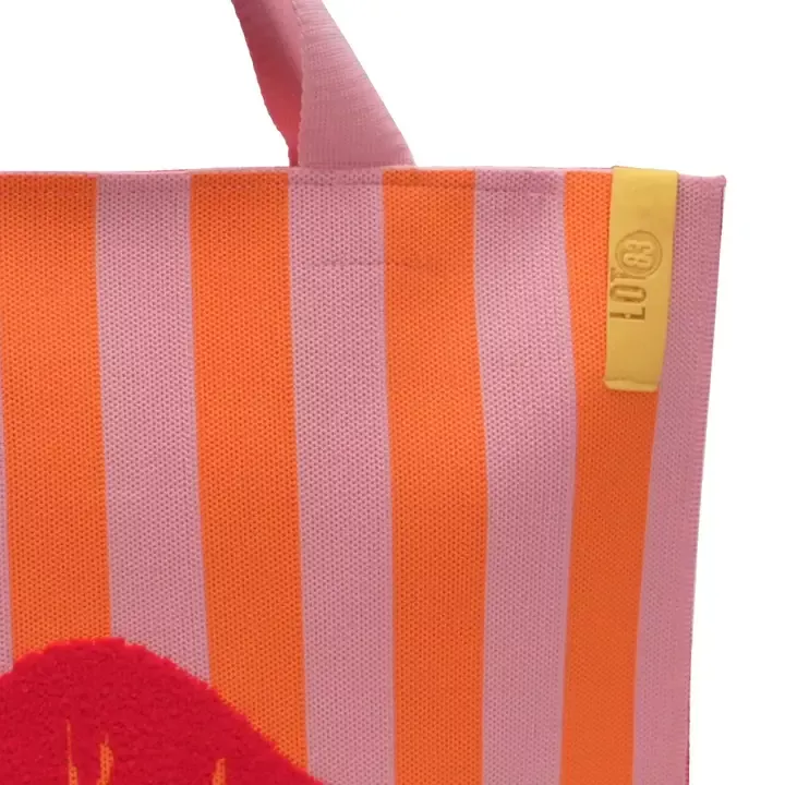 SHOPPER LARA RAYÉ BOUCHE – LOT 83