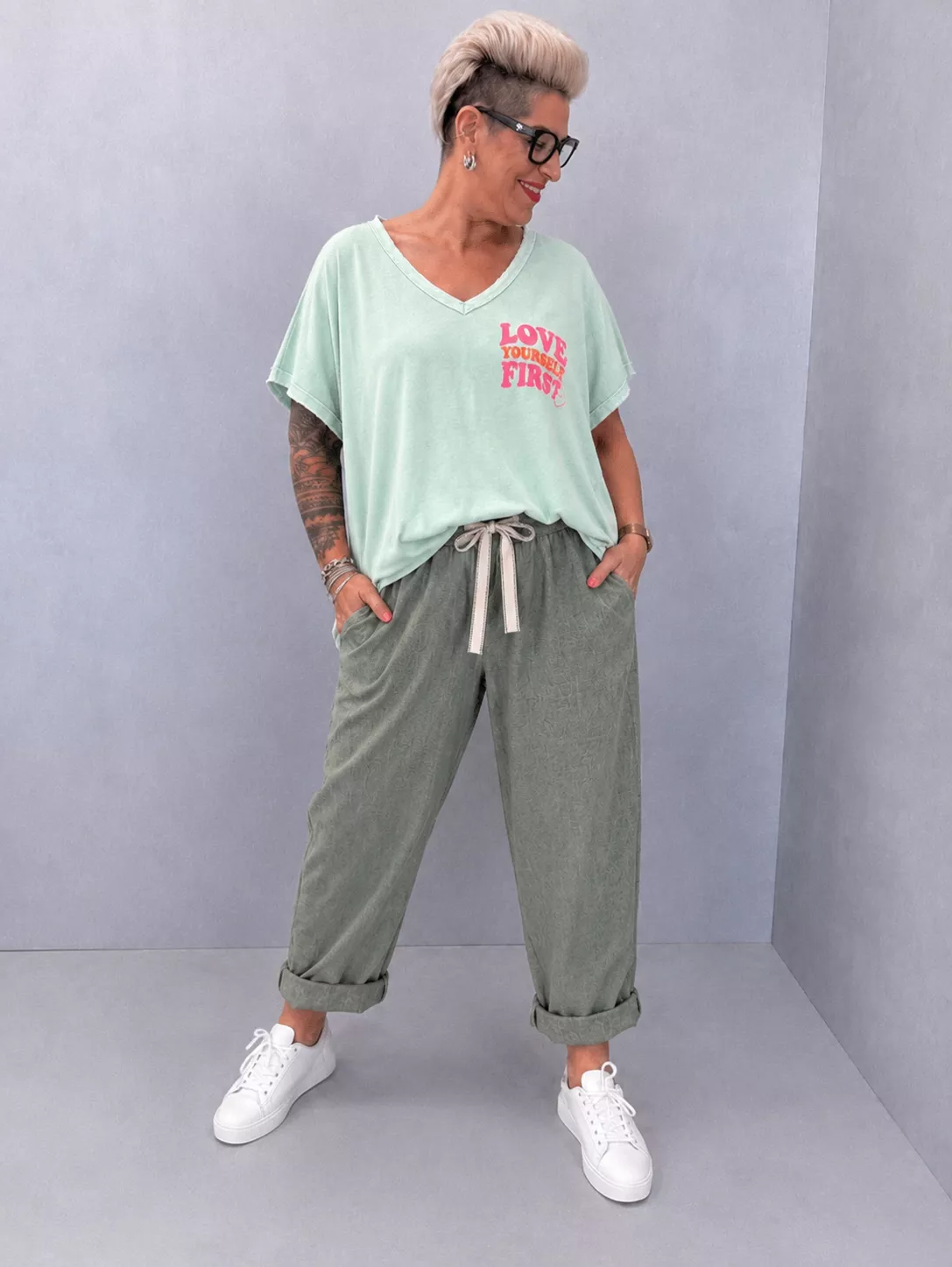 T-SHIRT LOVE YOURSELF FIRST – VINTAGE – GRANDE TAILLE 46–48