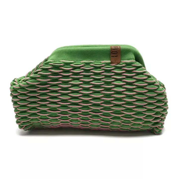 POCHETTE EMMA VERTE ET ROSE EFFET ÉCAILLES – LOT 83