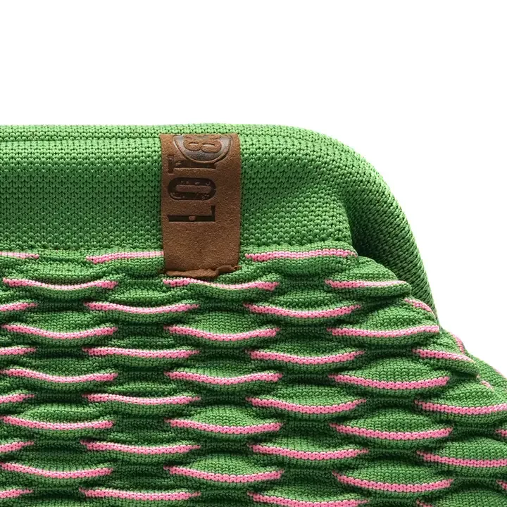 POCHETTE EMMA VERTE ET ROSE EFFET ÉCAILLES – LOT 83