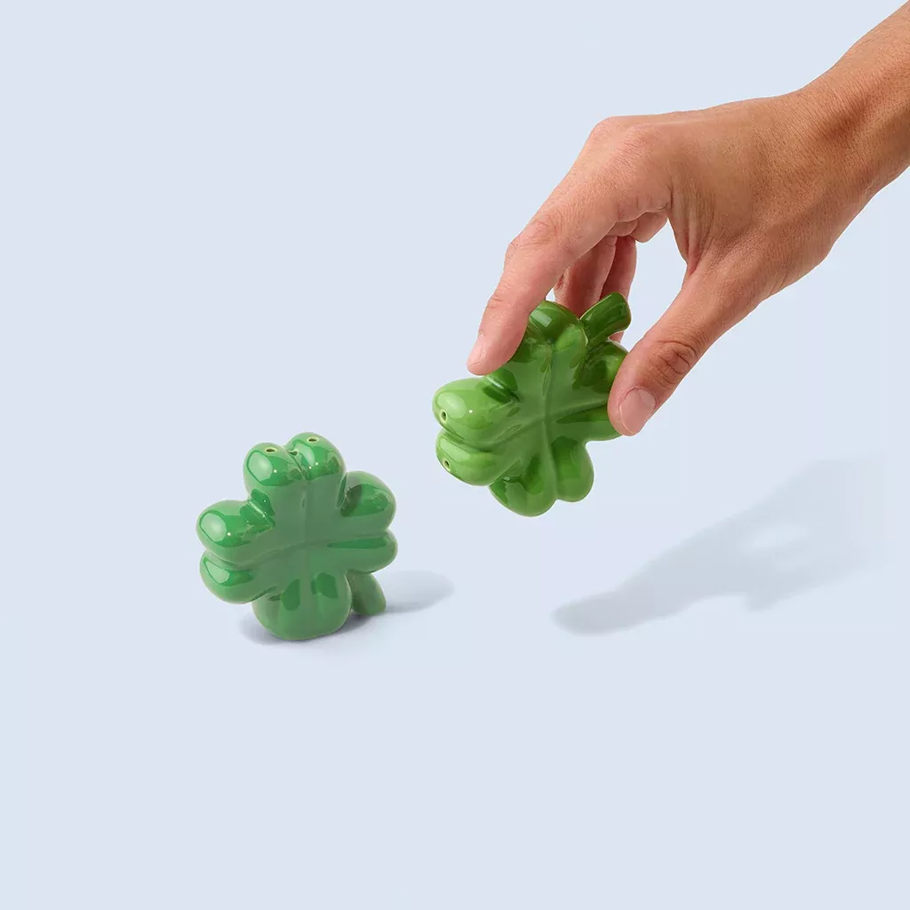 SALIÈRE ET POIVRIÈRE TRÈFLE EN CÉRAMIQUE – FLUID MARKET