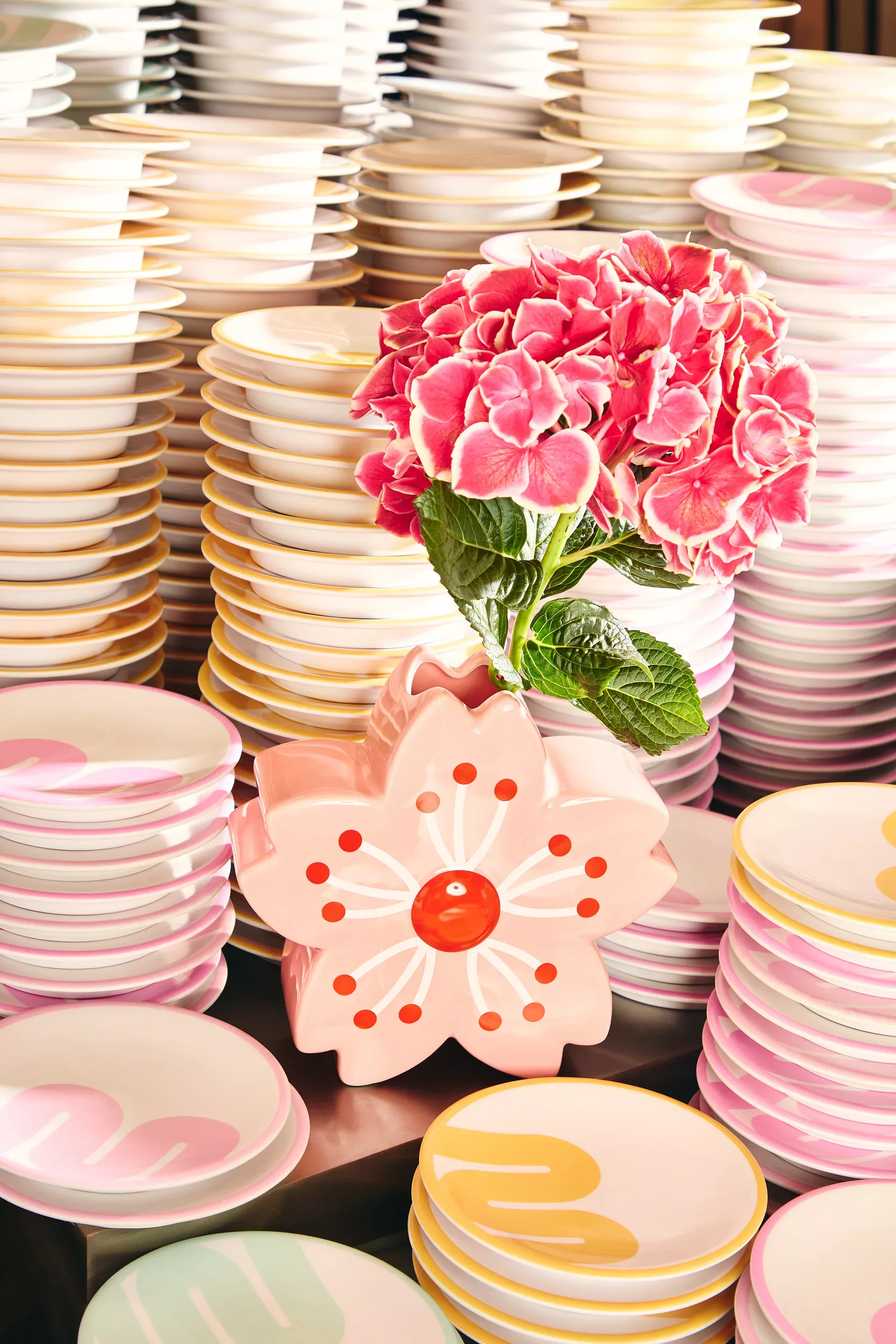 VASE FLEUR DE CERISIER EN CÉRAMIQUE – FLUID MARKET