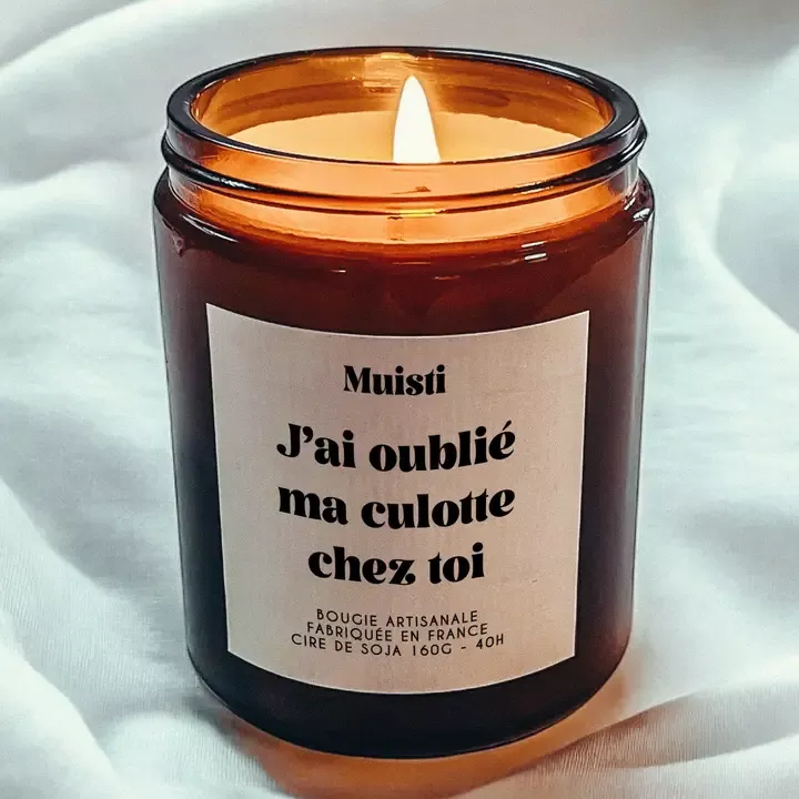 BOUGIE PARFUMÉE – J’AI OUBLIÉ MA CULOTTE CHEZ TOI – BOIS PRÉCIEUX – 160 G – MUISTI