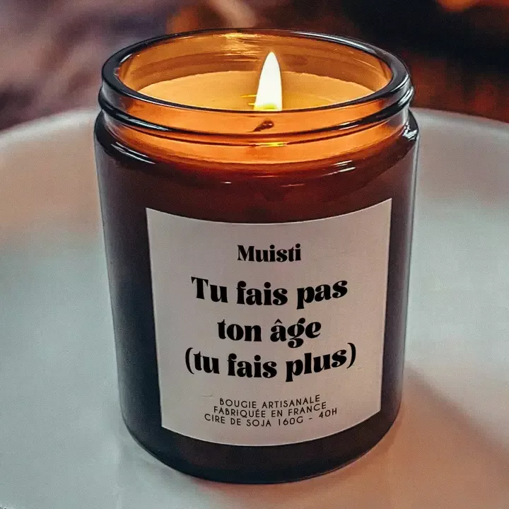 DUFTKERZE – TU FAIS PAS TON ÂGE – WEISSER MOSCHUS – 160 G – MUISTI