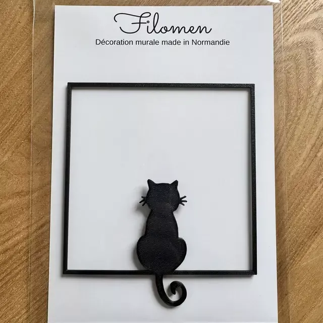 SITZENDE KATZE – TROMPE-L’ŒIL-WANDDEKORATION – FILOMEN