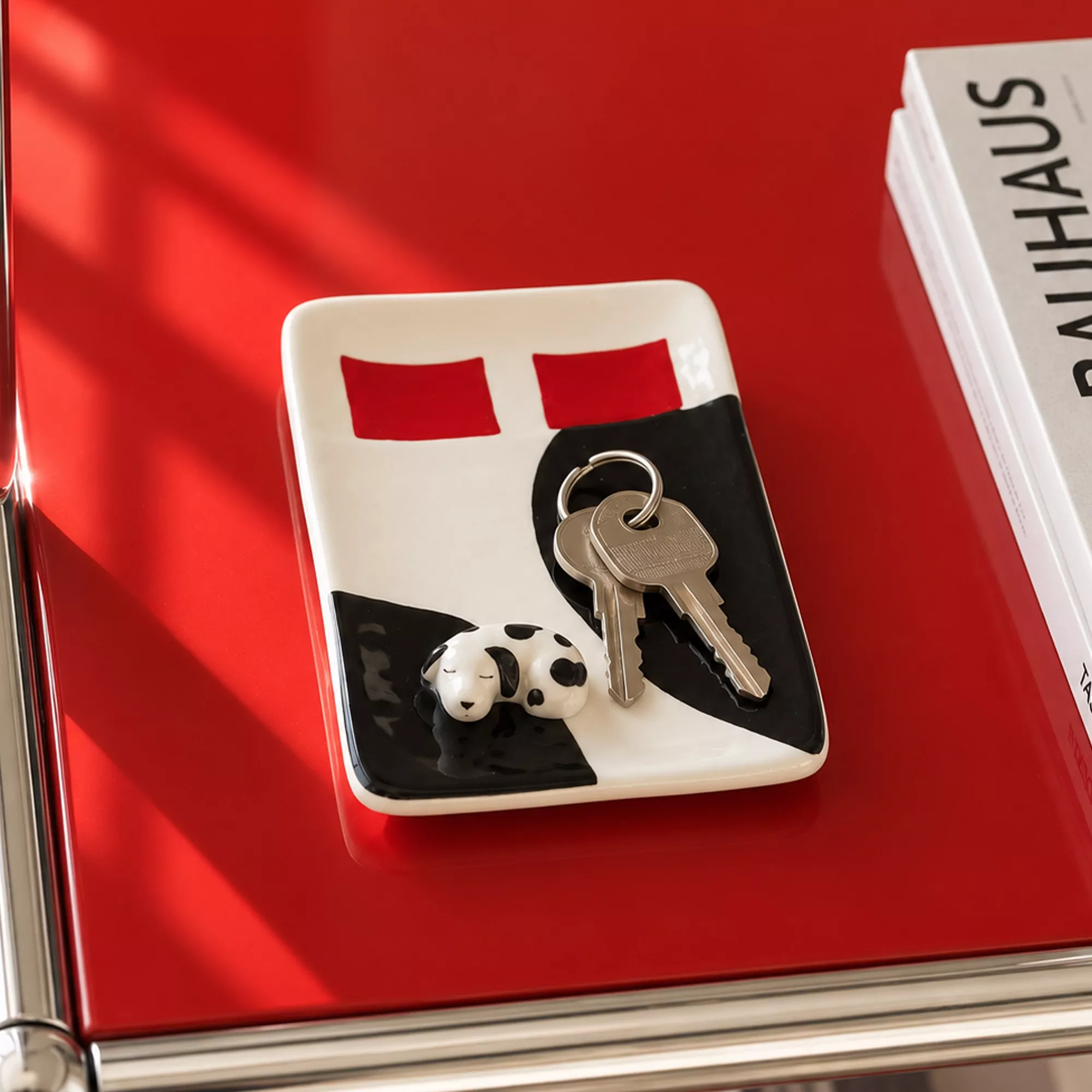 SCHMUCKSCHALE / ABLAGESCHALE – SCHLAFENDER HUND – HELIO FERRETTI