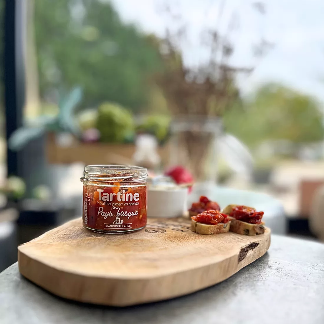 BROTAUFSTRICH – AU PAYS BASQUE – PIQUILLO UND PIMENT D’ESPELETTE – 105 G – RUE TRAVERSETTE