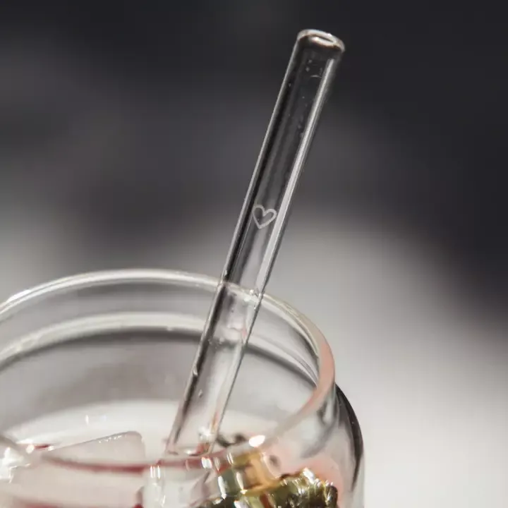 PAILLES DROITES EN VERRE CŒUR – LOT DE 4 – EULENSCHNITT