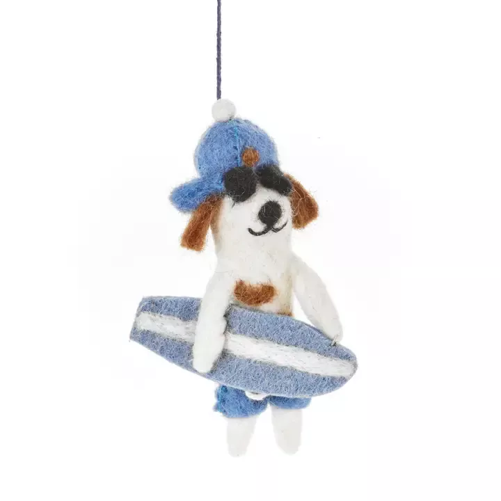 DÉCORATION À SUSPENDRE EN FEUTRE – CHIEN SURFEUR – FELT SO GOOD